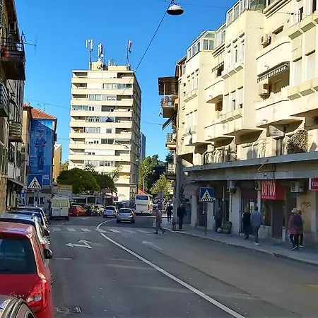 28 Διαμέρισμα Σπλιτ